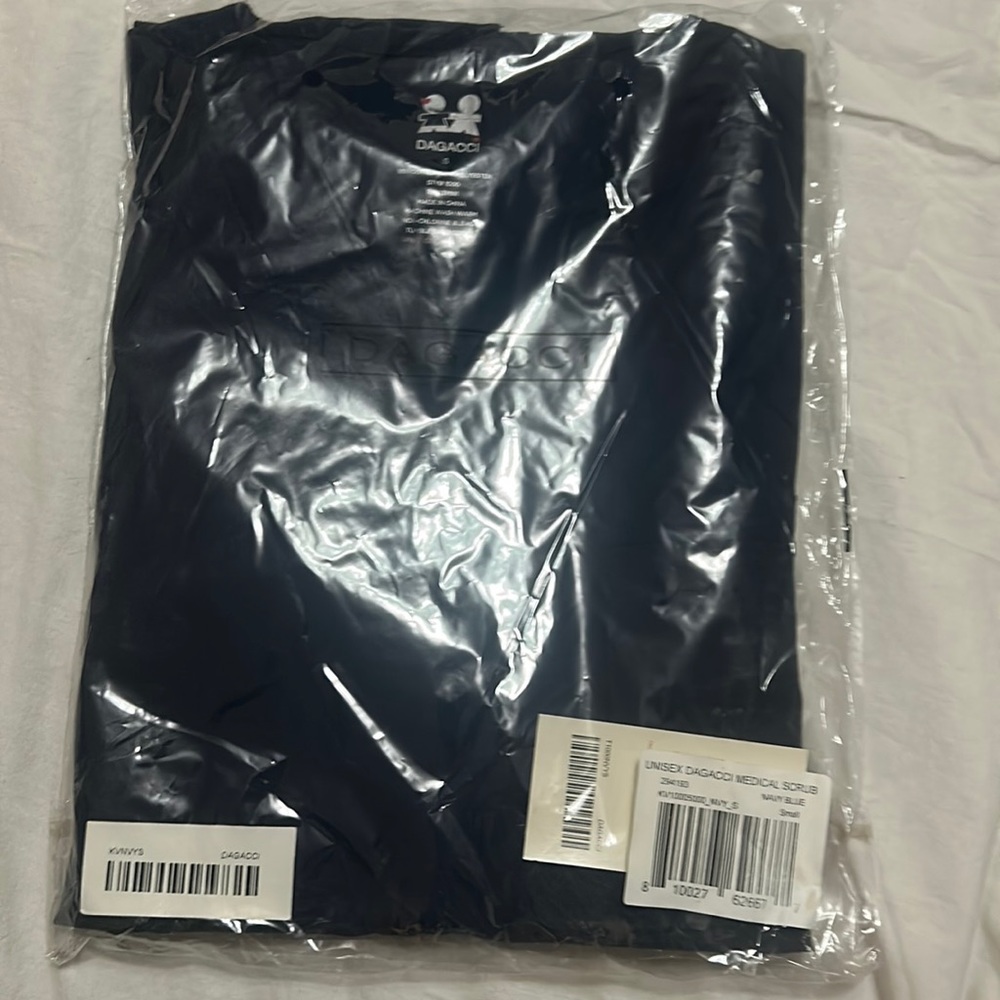 Dagacci Unisex Medical Scrubs Set. Top and Pants. NWT